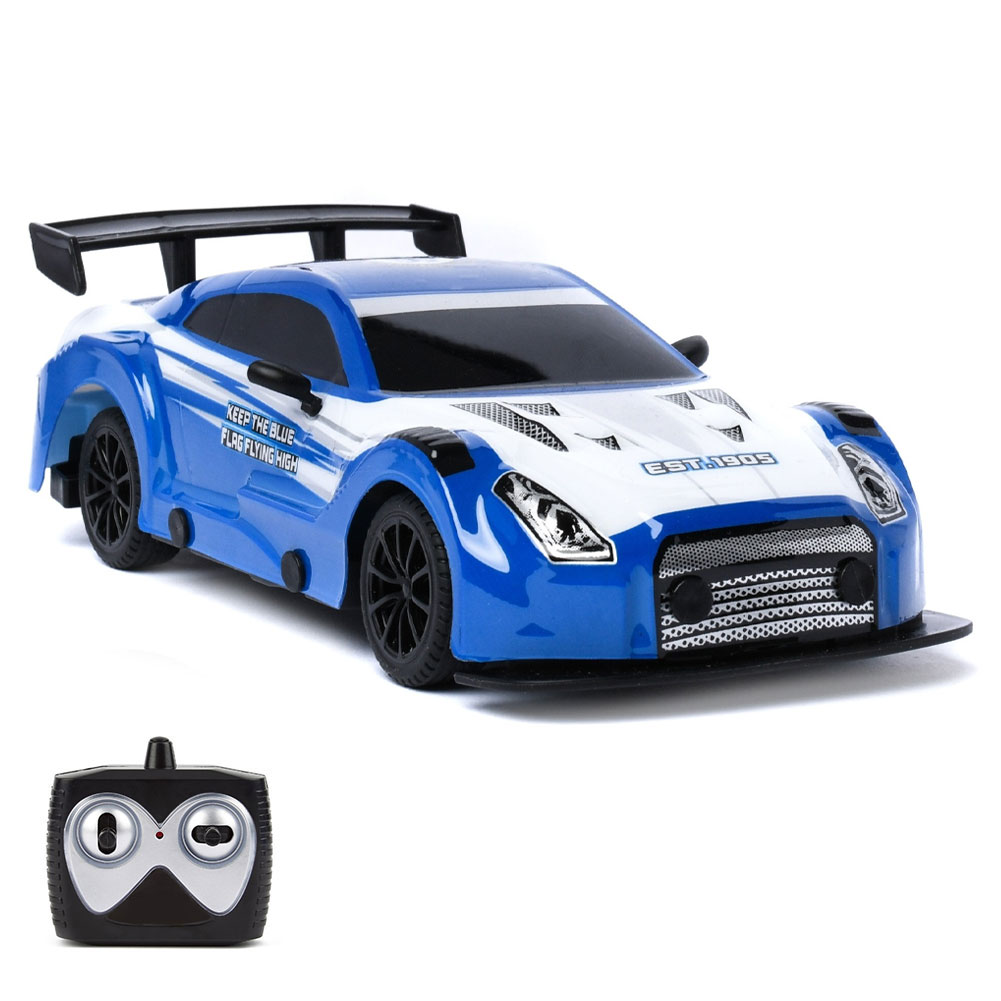 Chelsea FC 1:24 radio control sportscar with a Chelsea crest on the roof and slogan on the doors