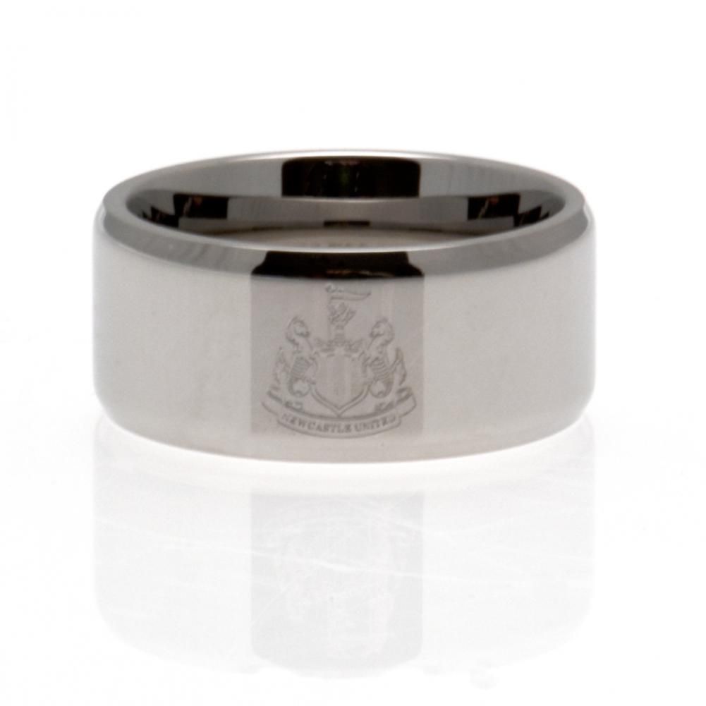 Newcastle United FC stainless steel band ring with chrome finish and an engraved Newcastle club crest