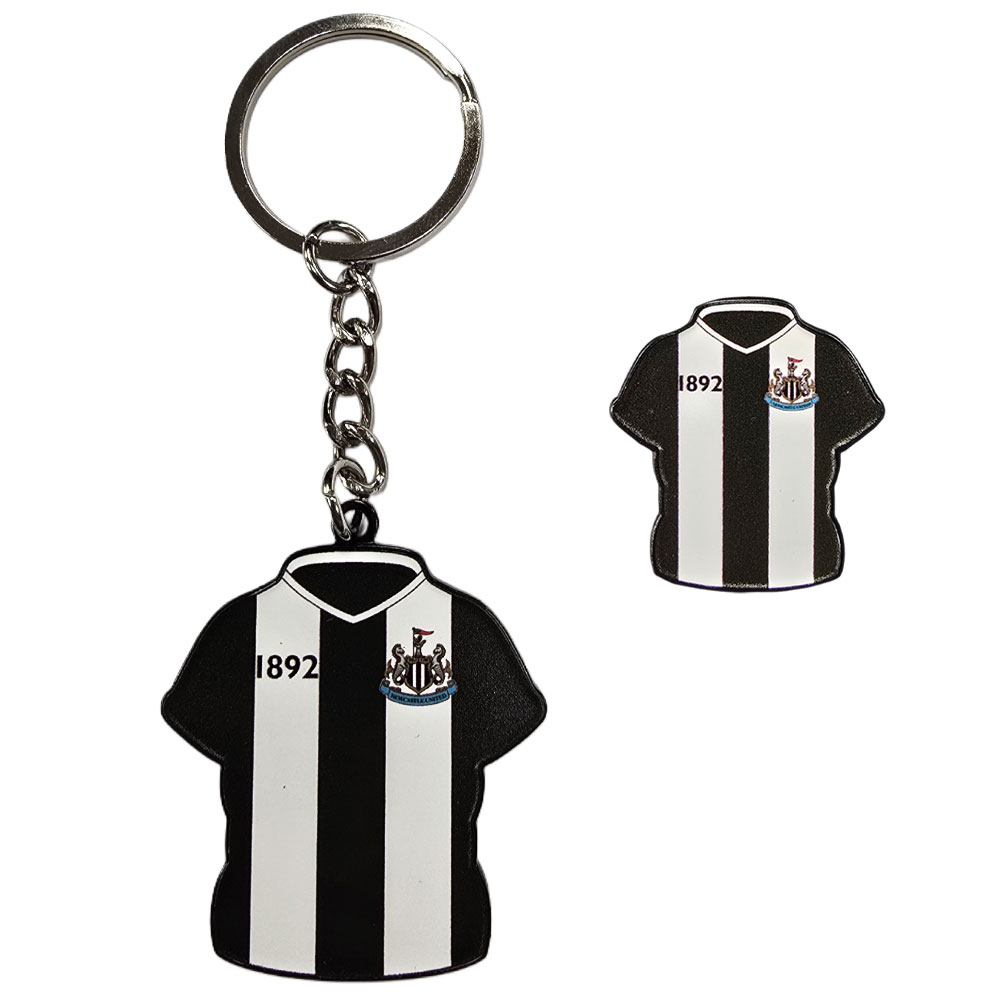 Newcastle United FC home shirt keyring and matching pin badge in a black style metal finish
