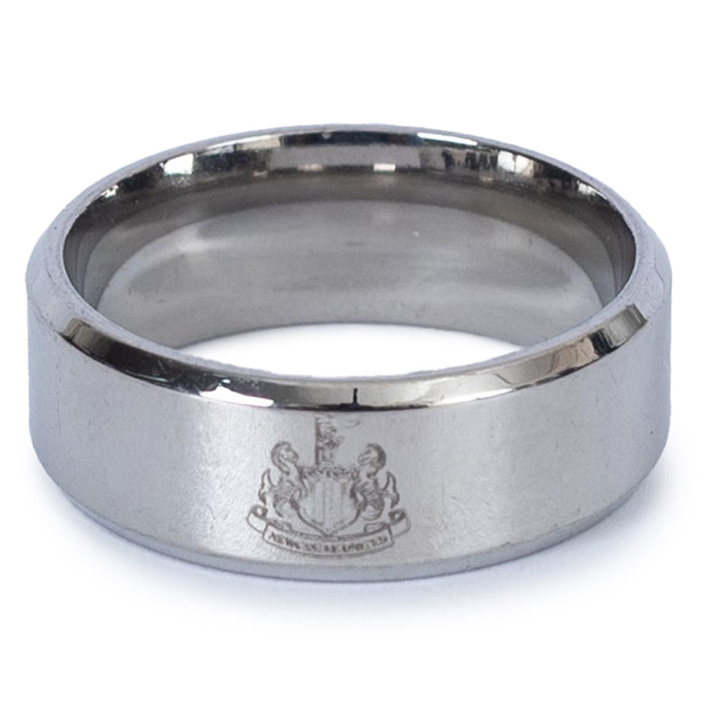 Newcastle United FC slim chrome finish stainless steel band ring with a bevelled edge and engraved crest
